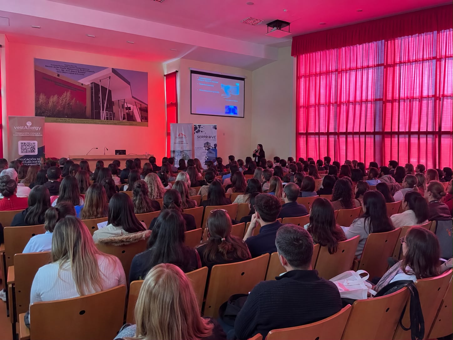 Networking veterinario en congreso VetAllergy